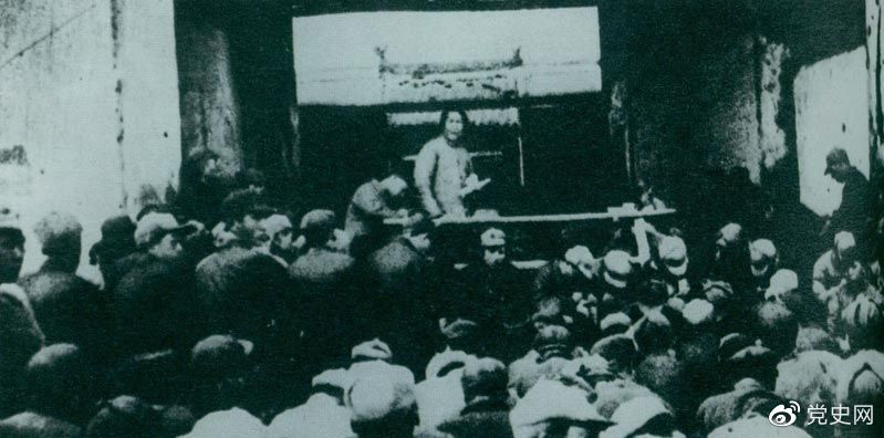 1935年12月27日，毛澤東在陜北瓦窯堡黨的活動(dòng)分子會(huì)議上作《論反對(duì)日本帝國(guó)主義的策略》報(bào)告。